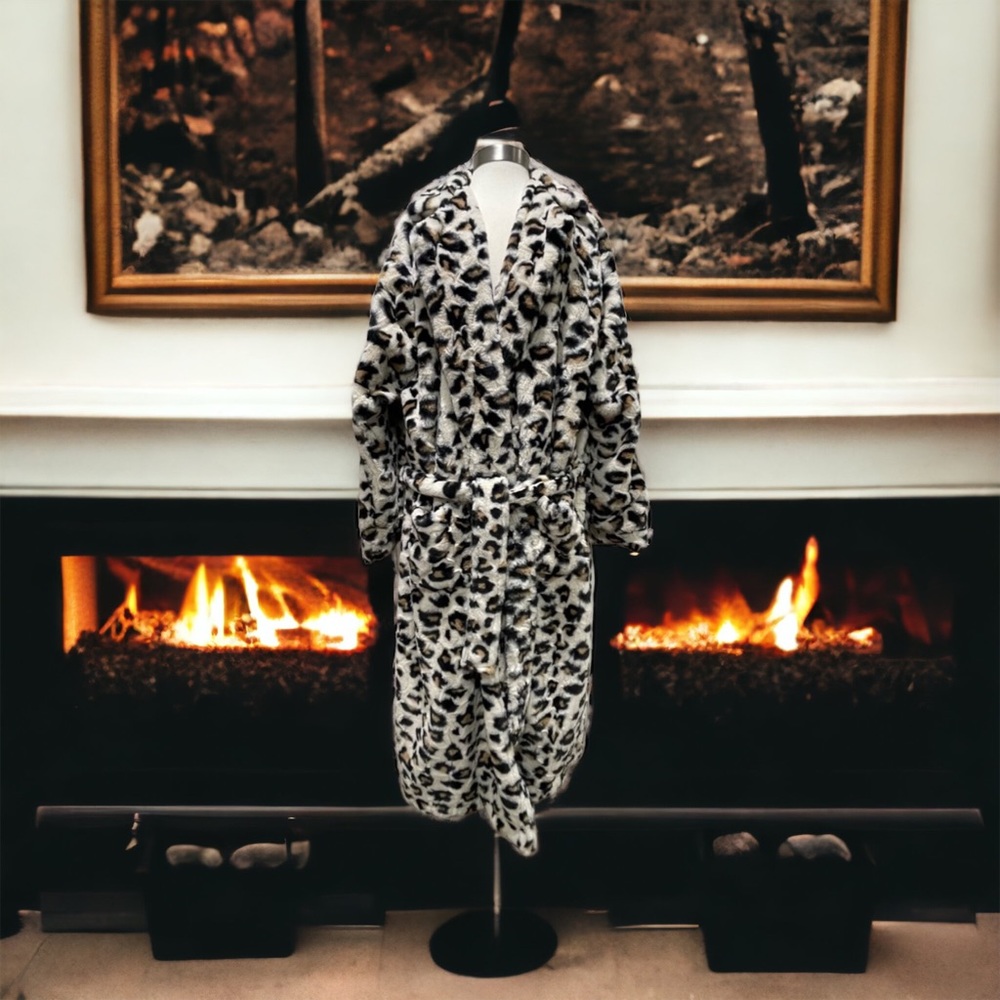 Minky Couture cheetah leopard Robe SO SOFT! - Picture 1 of 2